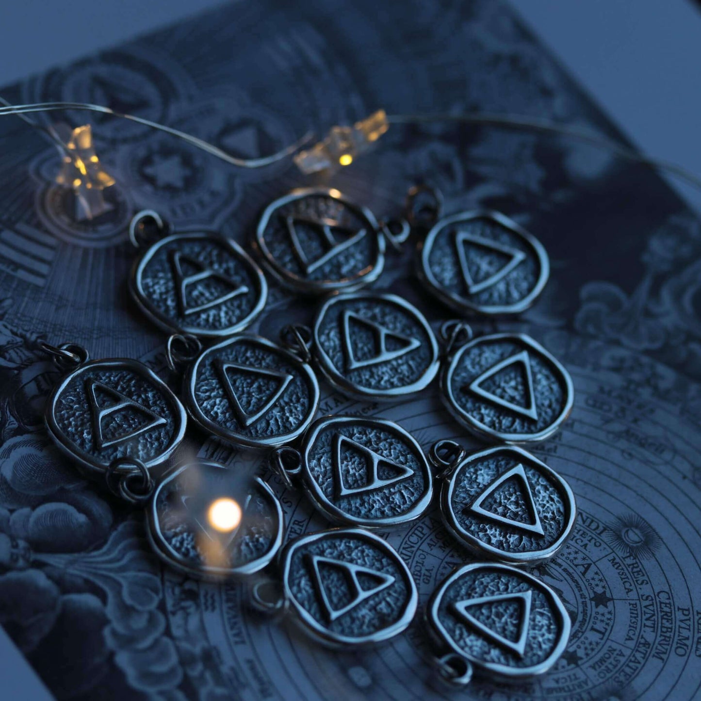 Aquarius / Air Zodiac Pendant