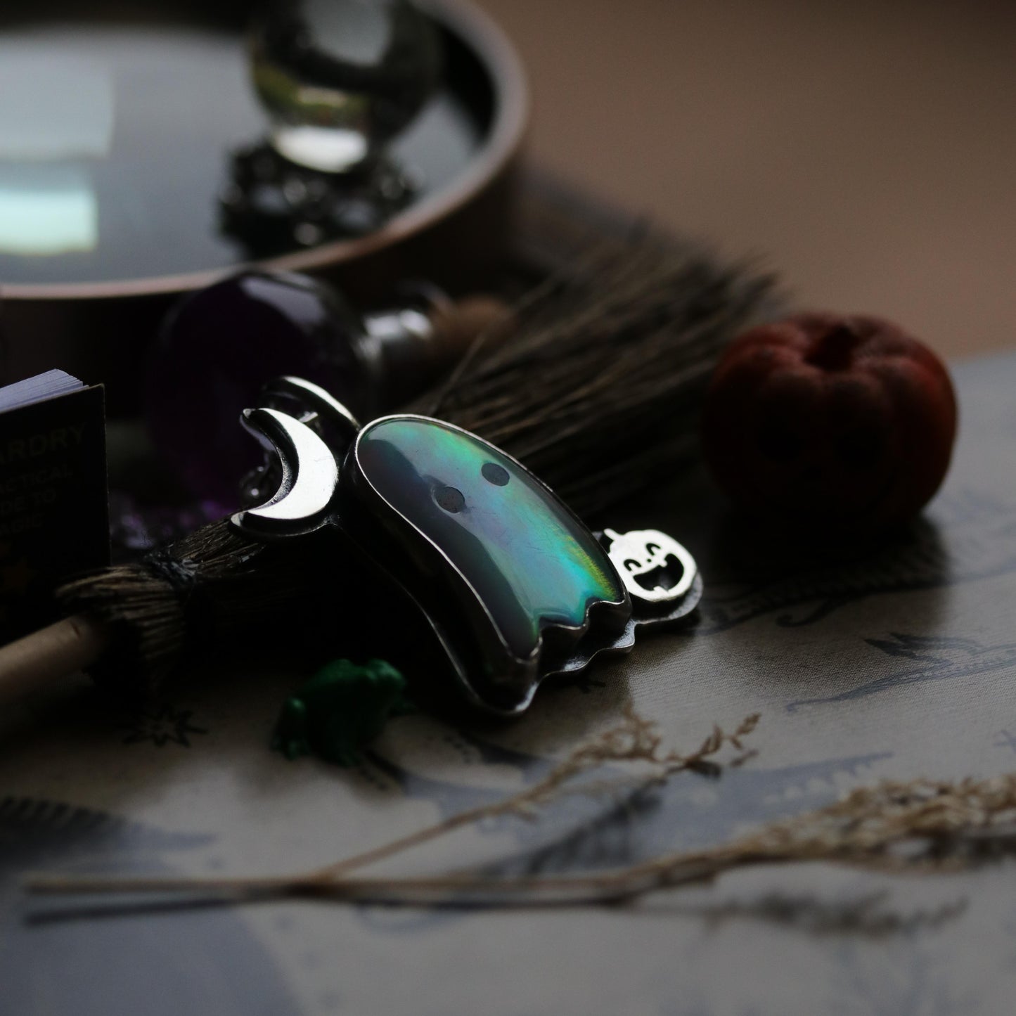 Aurora - Ghost pendant