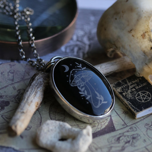 Toadstool - Onyx pendant