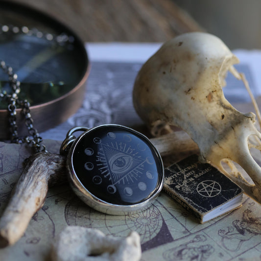 All seeing Eye - Onyx pendant