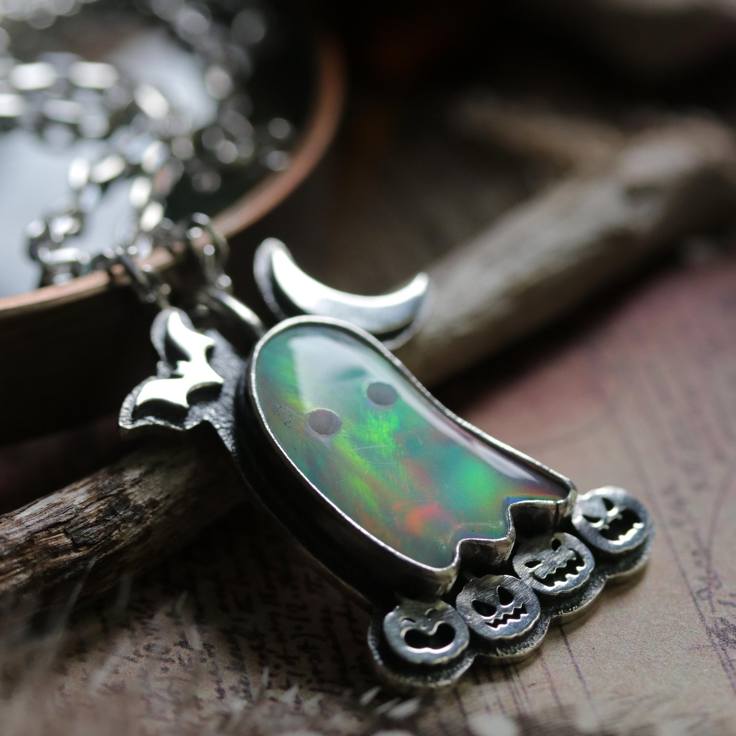 Aurora - Ghost pendant