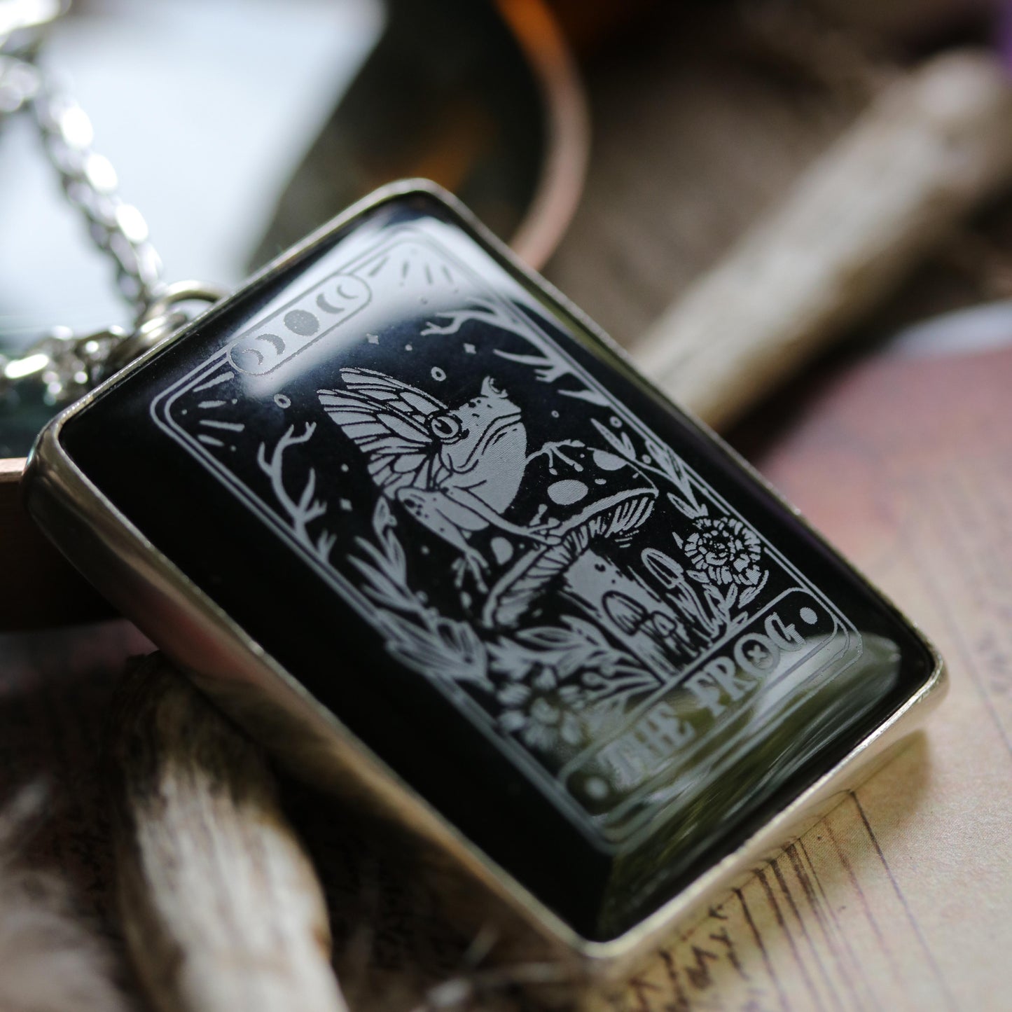 Frog Queen - Onyx pendant