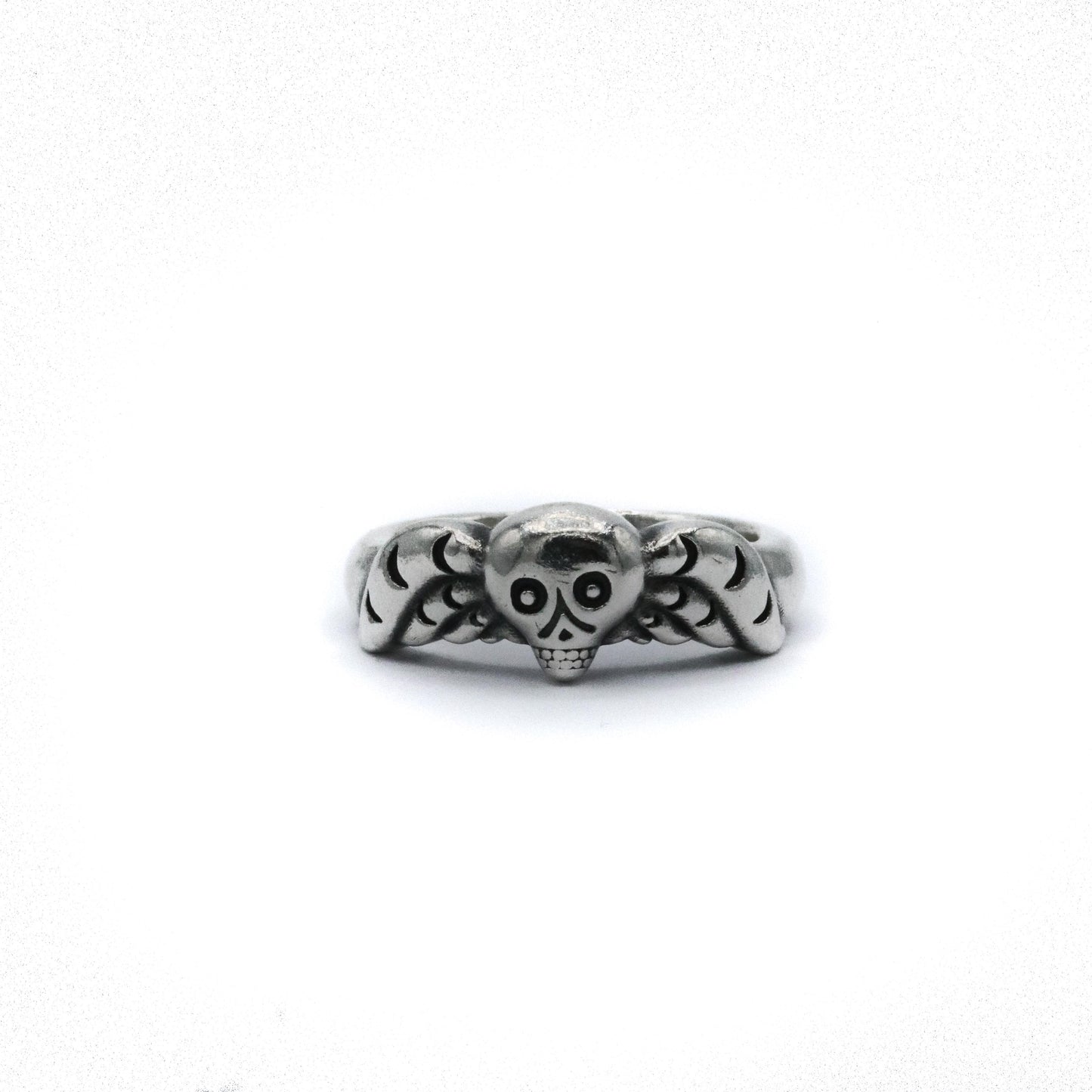 The winged skull ring