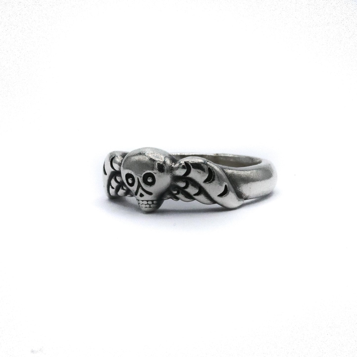 The winged skull ring